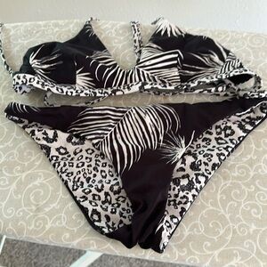 Women’s size small Hurley two-piece swimsuit